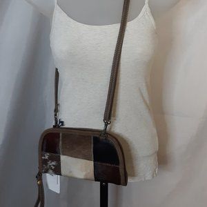 Chloe & Lex Leather Convertible Crossbody Wrist Wallet